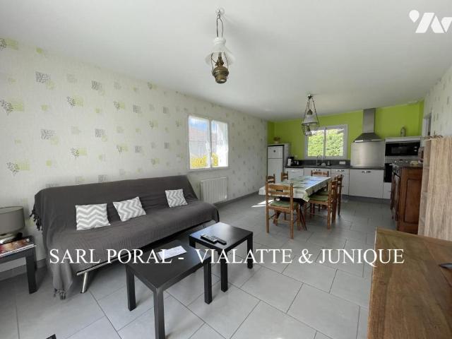 Maison à louer à Sainte Julie, Auvergne Rhône Alpes, €