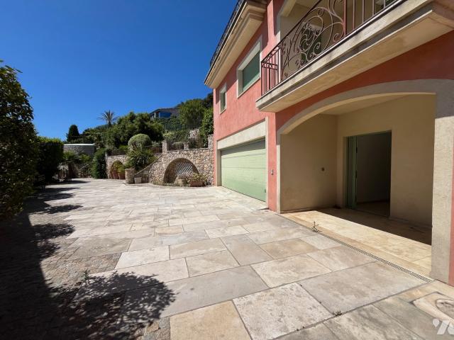 Maison à louer à Turbie, Provence Alpes Côte d'Azur, 1200 €