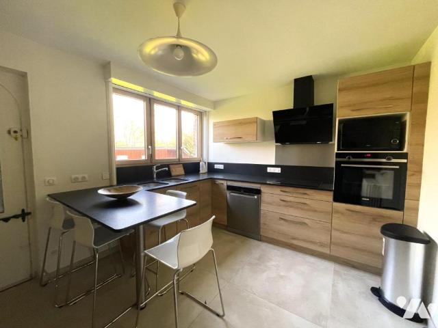 Maison à louer à Téteghem Coudekerque Village, Hauts de France, 2200€