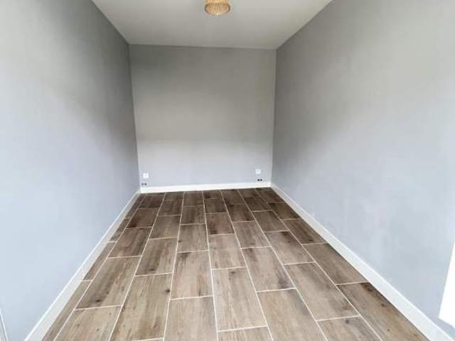 Maison à louer à Tours, Centre Val de Loire, €