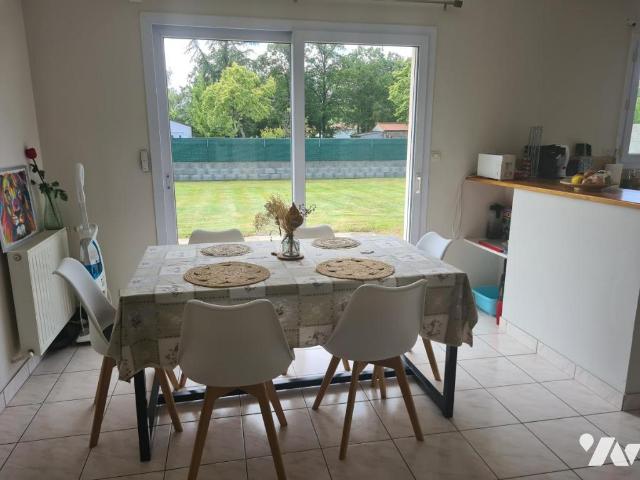Maison à louer à Treize Septiers, Pays de la Loire, €