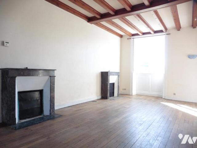 Maison à louer à Vallons de l'Erdre, Pays de la Loire, €