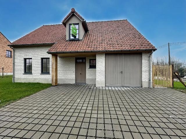 Maison à louer avec garage et terrasse, Barry