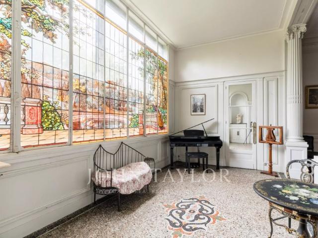 Maison à louer Bordeaux, Sud Ouest, France3 980 EUR / Mois