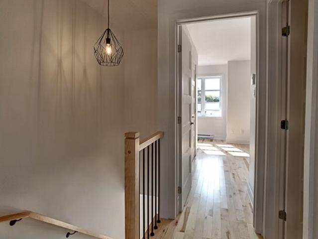 Maison à Louer Court Terme 61 rue la fortune, Saint Jacques 13 photos | Logis Québec