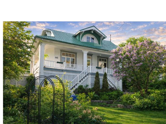 Maison à Louer Court Terme 8355, Sainte Pétronille 13 photos | Logis Québec