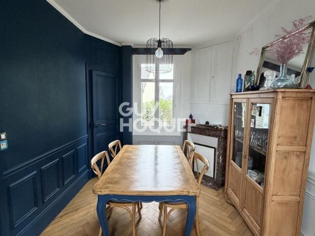 Maison à louer de 7 pièces de 145 m²
