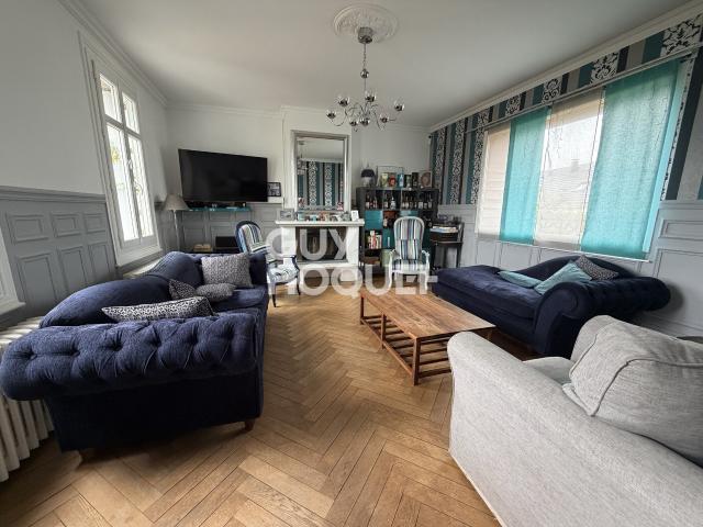 Maison à louer de 7 pièces de 145 m²