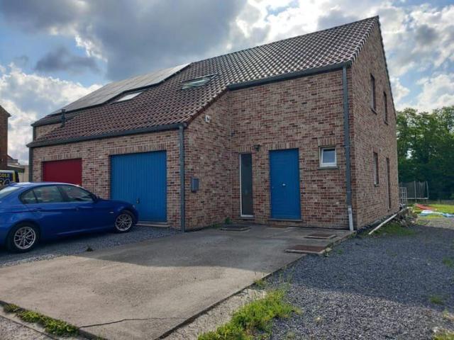 Maison à Louer Elouges 3 façades garage et jardin