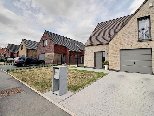 Maison à louer pour 1050 euro avec 4 chambres à coucher