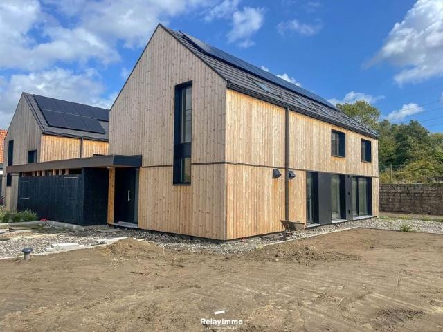 Maison à louer pour 1100 euro avec 3 chambres à coucher