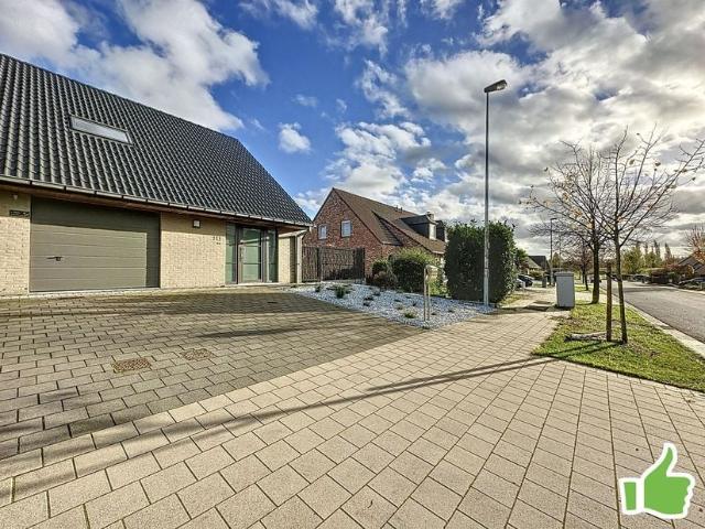 Maison à louer pour 1350 euro avec 3 chambres à coucher