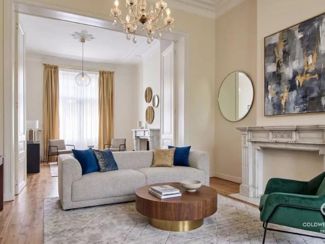 Maison à louer pour 3700 euro avec 5 chambres à coucher