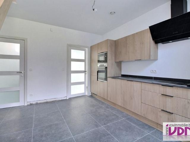 Maison à louer pour 875 euro avec 3 chambres à coucher