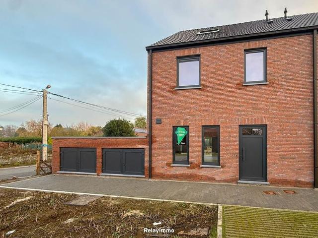 Maison à louer pour 975 euro avec 3 chambres à coucher