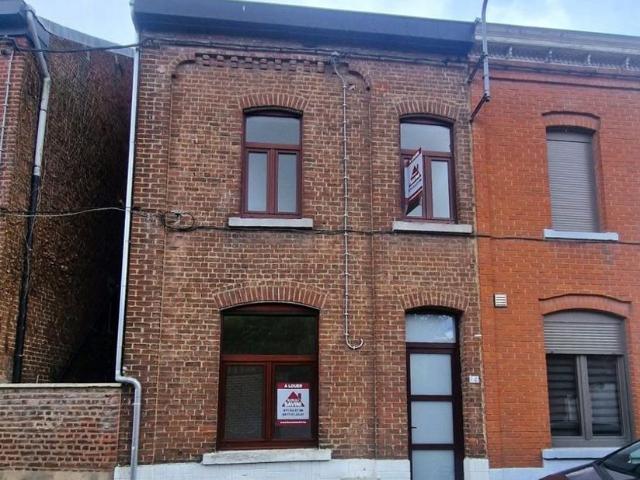 Maison à louer pour 900 euro avec 3 chambres à coucher