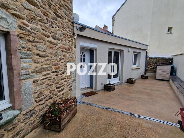 MAISON A LOUER SUR BRETTEVILLE DE TYPE F3 MEUBLEE EN TRIPLEX