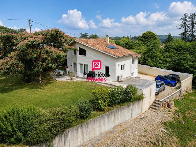 Maison à ossature bois avec vue et sous sol complet, terrain de 3 800 m²
