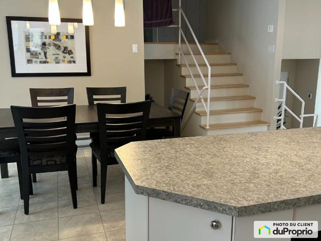 Maison à paliers multiples à vendre Mont Laurier 3 chambres #1098