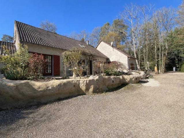 Maison à Poigny la Forêt