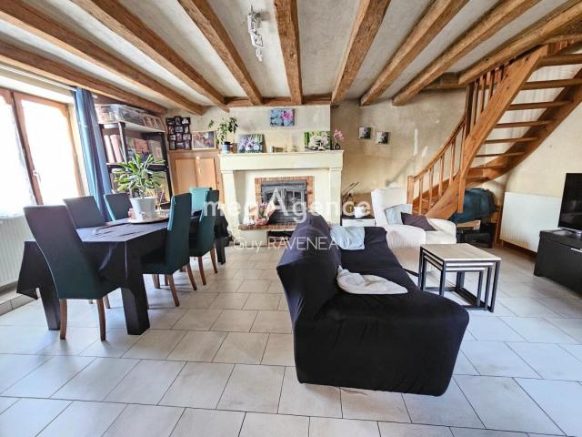 MAISON 100 M², VUE SUR LE CHATEAU DE MONTREUIL BELLAY