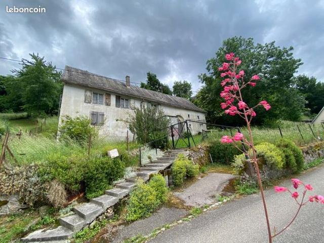 Maison à rénover, au calme, terrain