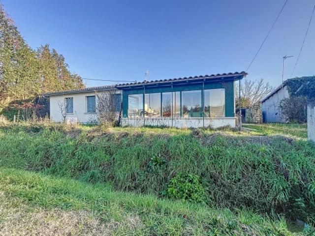 Maison à rénover aux Eglisottes et Chalaures