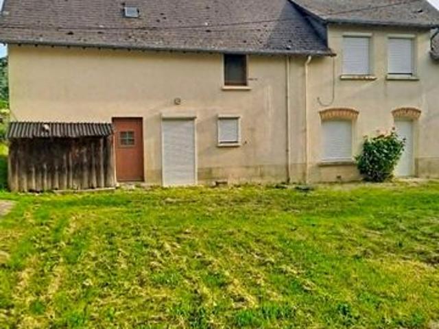 Maison à rénover avec beau potentiel
