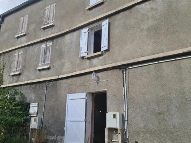 Maison à rénover avec garage, jardin et fort potentiel Idéal investisseur ou artisan