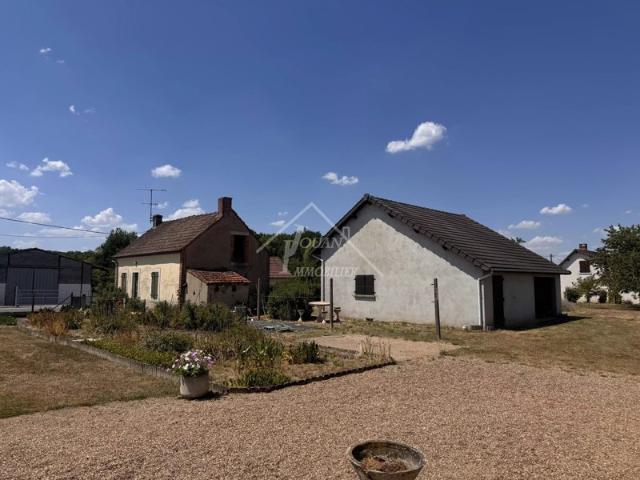 MAISON A RENOVER AVEC GARAGE