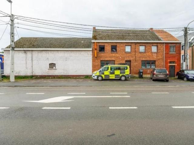 Maison à rénover avec dépendances et garage, Grez Doiceau