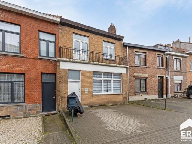 ​​​​​​​Maison à rénover avec du potentiel