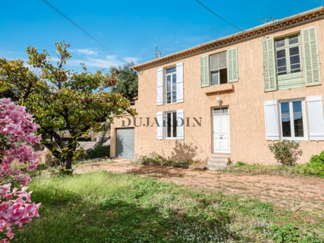 MAISON A RENOVER AVEC EMPLACEMENT IDEAL A SAINT CLAIR