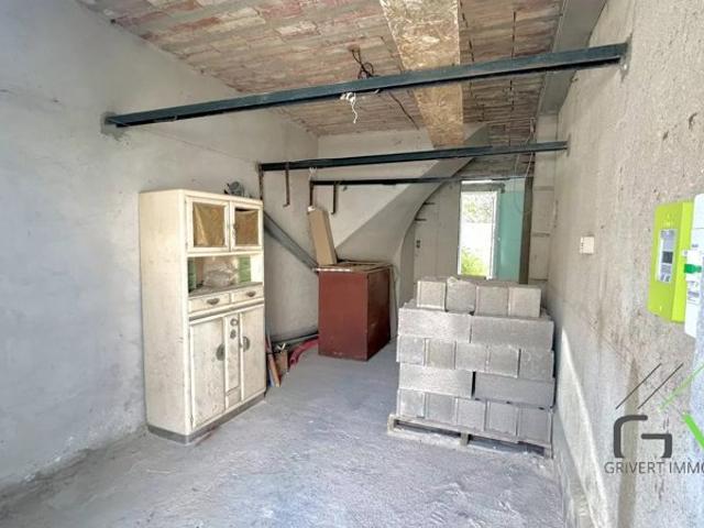 MAISON À RÉNOVER AVEC EXTERIEUR ET DEUX CHAMBRES LES SAINTES MARIES DE LA MER
