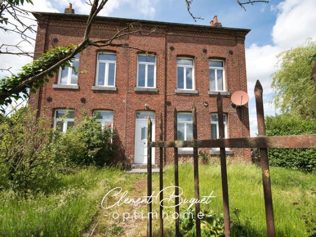 ? Maison à rénover avec pâture de 78 ares — Saint Aubin
