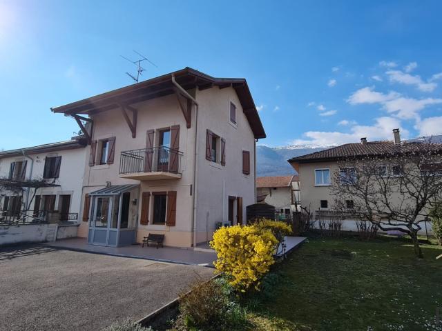 MAISON A RENOVER AVEC TERRAIN