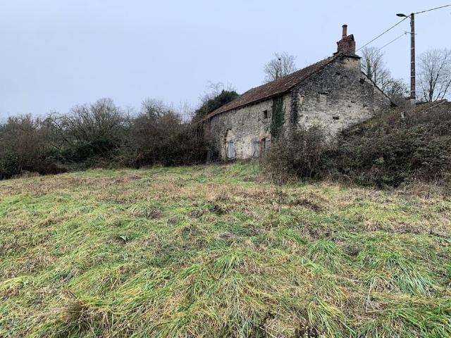 Maison à rénover avec terrain constructible. Opportunité à