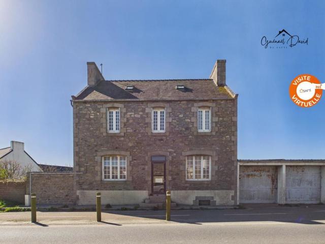Maison à rénover avec vue mer – Fort potentiel