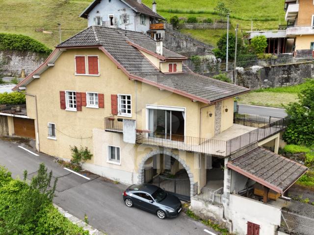 Maison à rénover en deux appartements Gros potentiel à Saint Pierre en Faucigny !