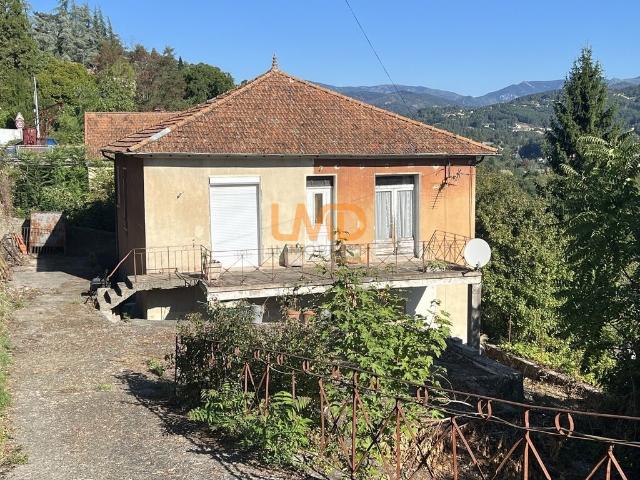 Maison à rénover avec vue dégagée, proche centre ville
