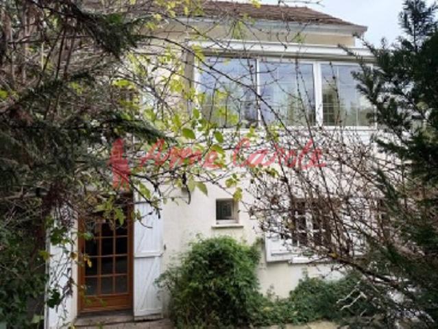 Maison à rénover avec vue sur la Marne Accès direct aux berges