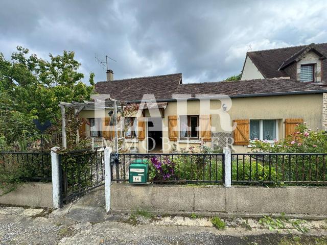 Maison à rénover à 10km nord d'Alençon réf 12444