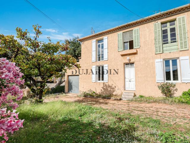Maison A Renover A Saint Clair 209m² Le Lavandou