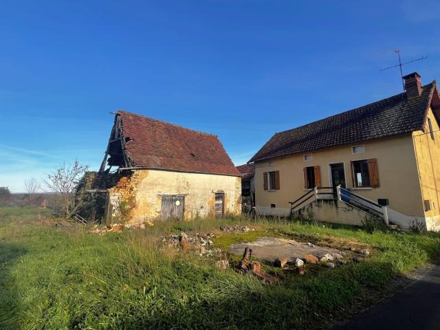 Maison à rénover à vendre, à 5 minutes de Gourdon. 75m² Gourdon