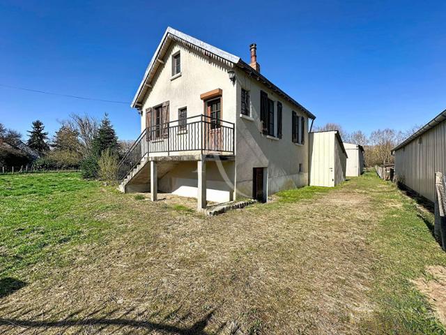 Maison à rénover à Vernoil Le Fourrier