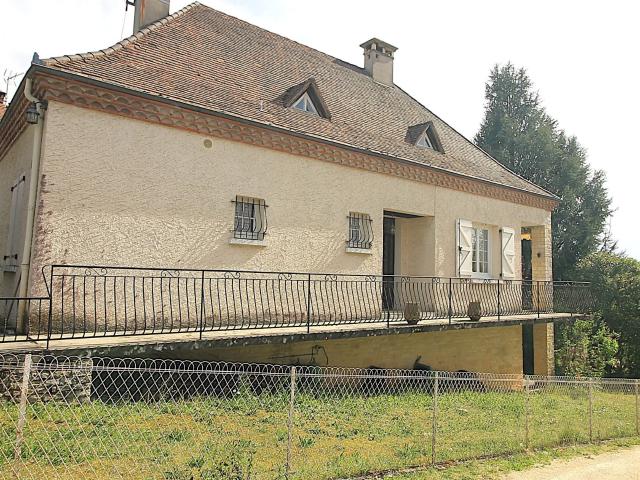 Maison à rénover, dans le centre de Gourdon. Vie de plain pi. 146m² Gourdon