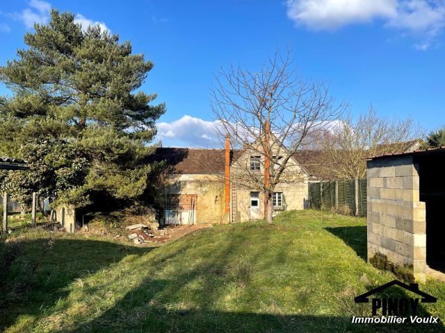 Maison à rénover dans sa globalité sur 640m2