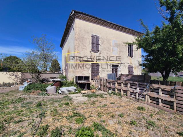 Maison à rénover de 240 m2 à vendre à Montélimar