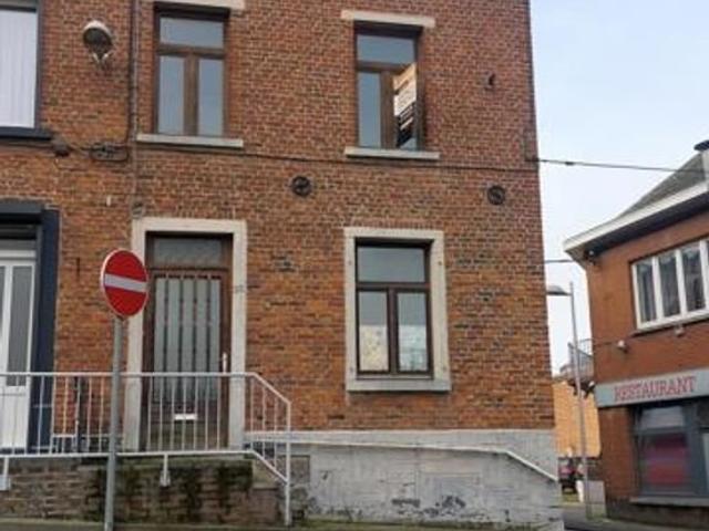 Maison à rénover disposant d'un beau potentiel