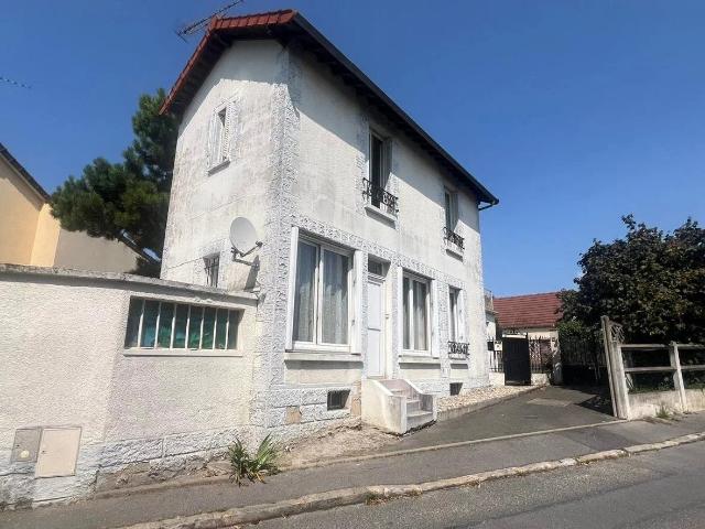 MAISON A RENOVER EN PLEIN CENTRE VILLE